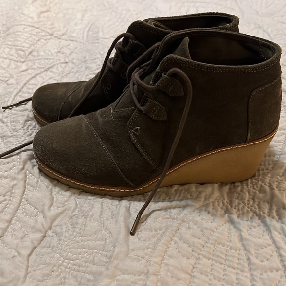 Tom’s women’s wedge booties - Picture 3 of 4